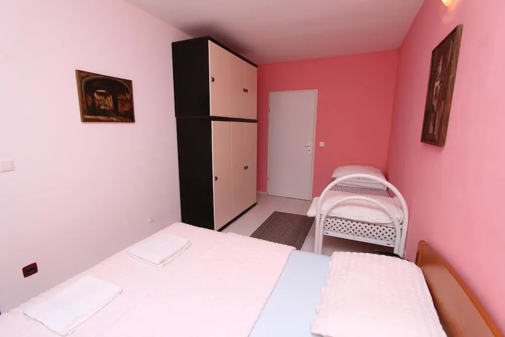 Apartments Lora