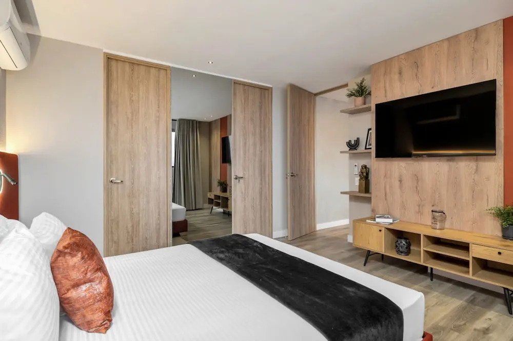 Go Living Suites - 807