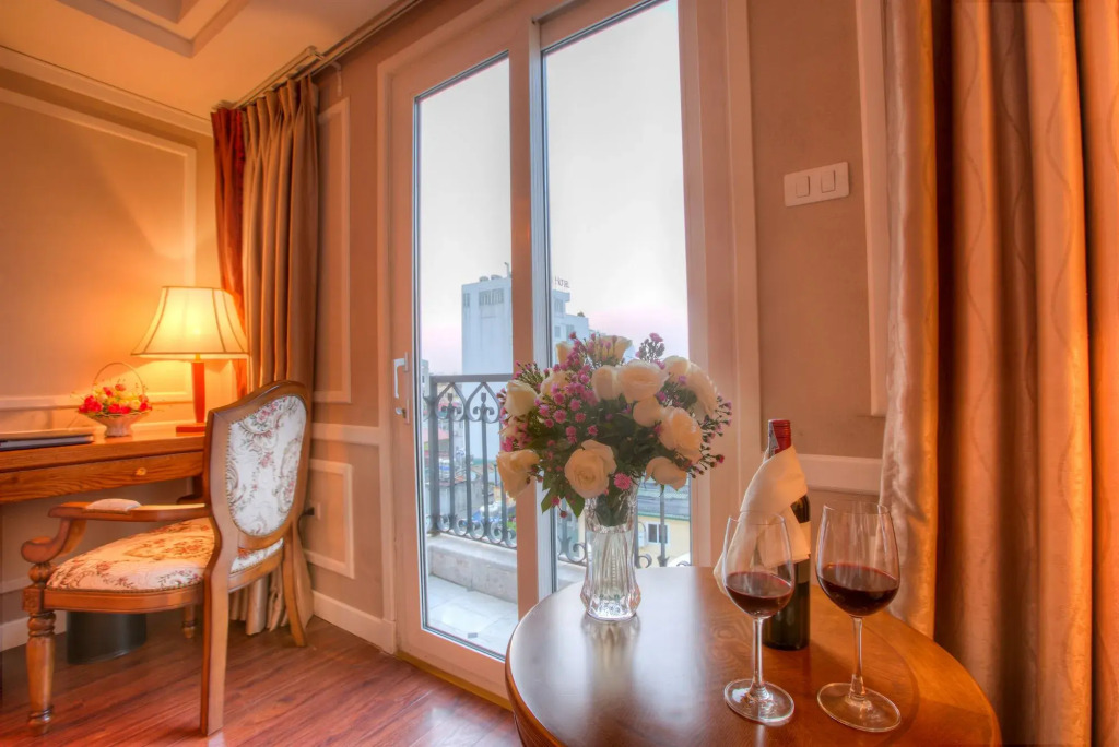 Scent Premium Hotel and Sky Bar