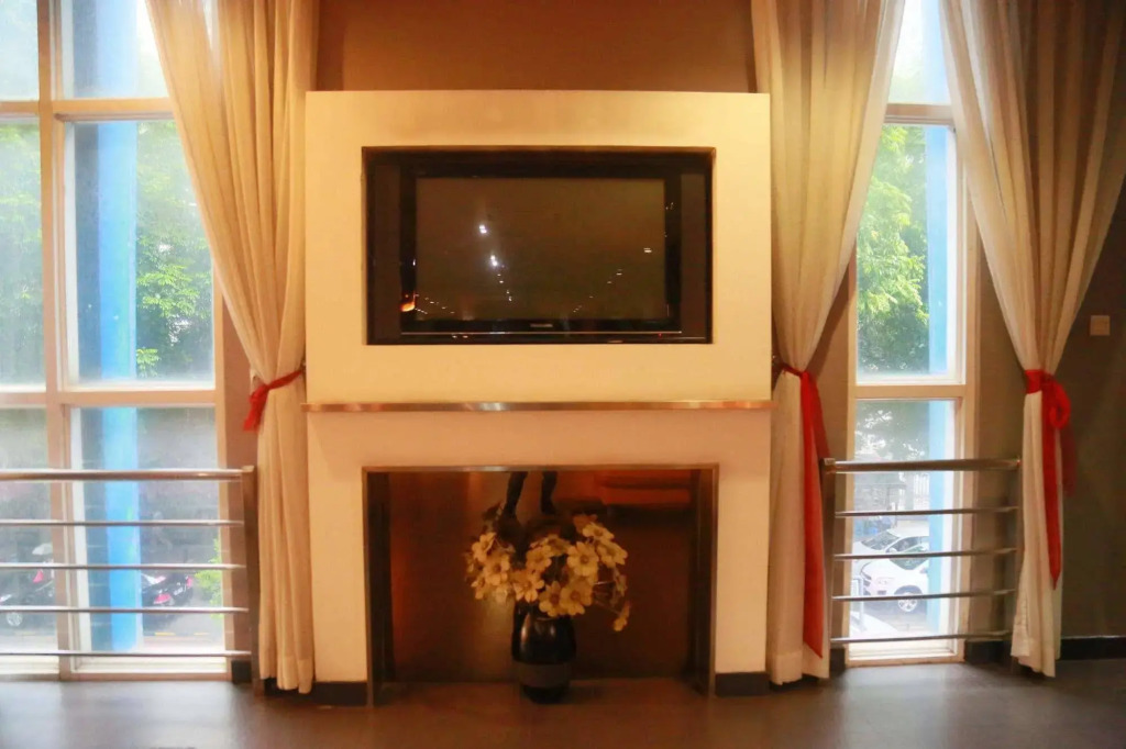 Chicago Suites International Hotel