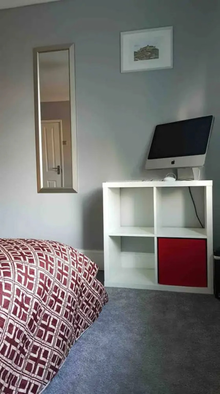Double bedroom near Heathrow