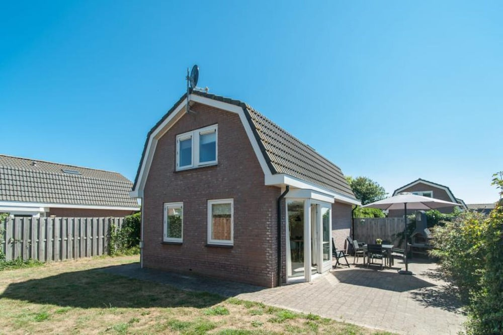 Contemporary Family Haven in Noordwijk