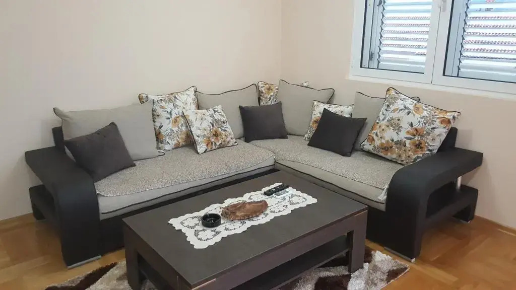 Nikolina Apartments