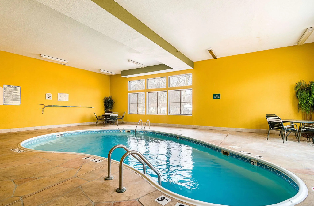 Quality Inn & Suites Harvey - Chicago Southland