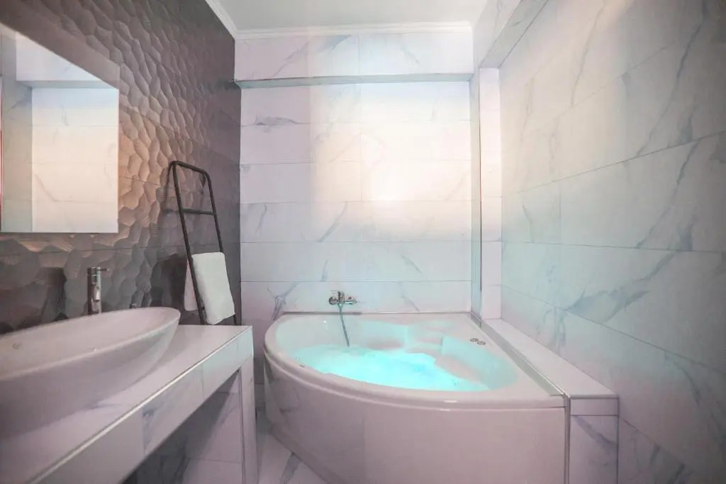 Anemos Luxury Apartments