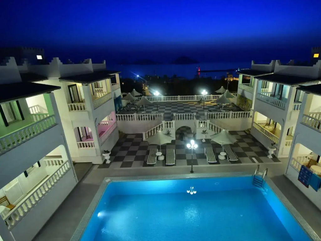 Bahama Art Hotel