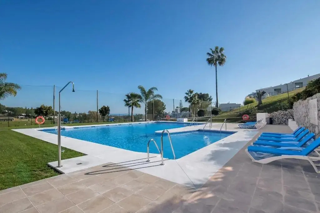 Azahara 1 8B Beautiful apartment frontline golf in popular Aloha