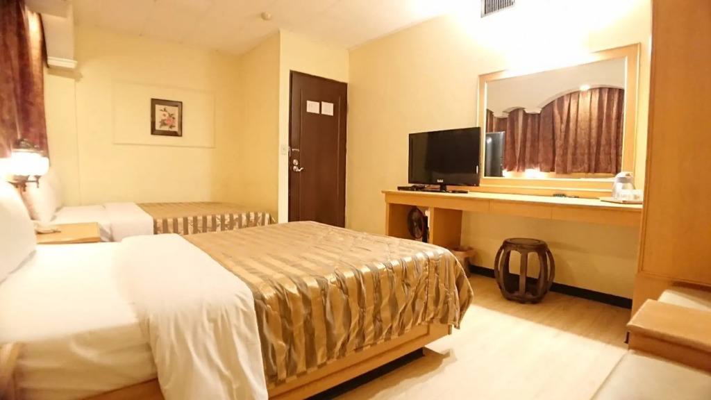 Yes Hotel