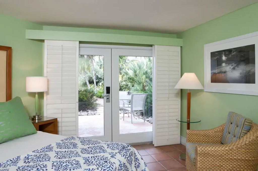 Naples Beach Club, A Four Seasons Resort