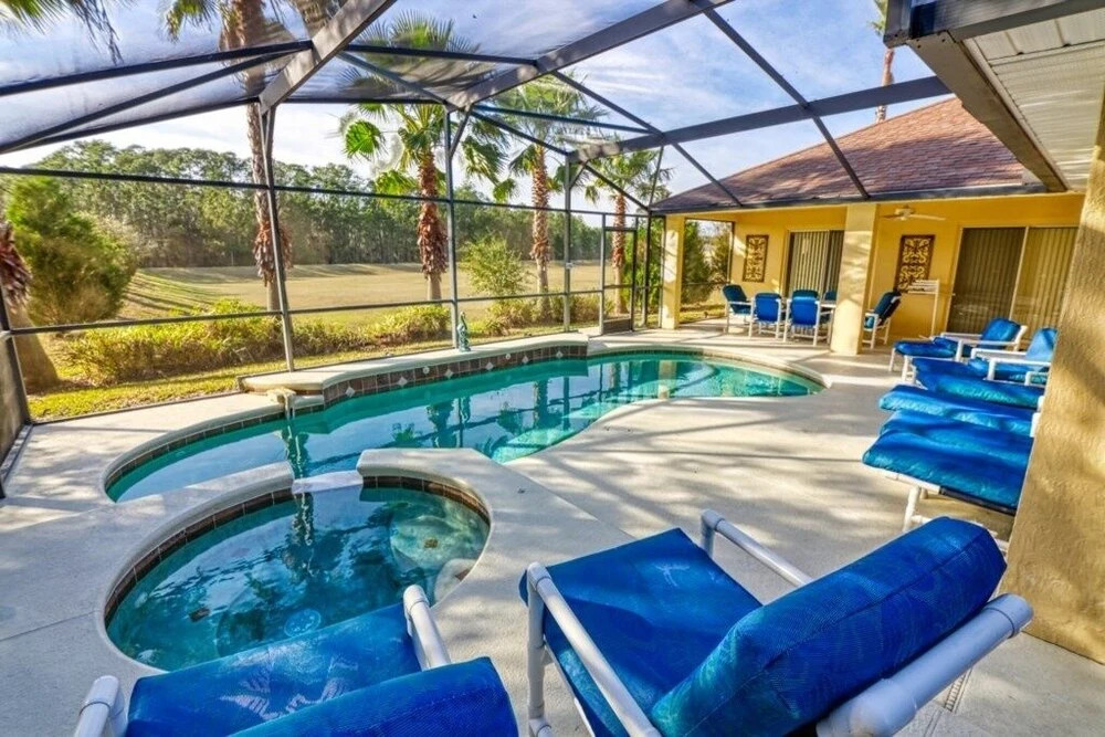Beautiful Home With Large Bedrooms, Pool Game Room 5 Home by RedAwning