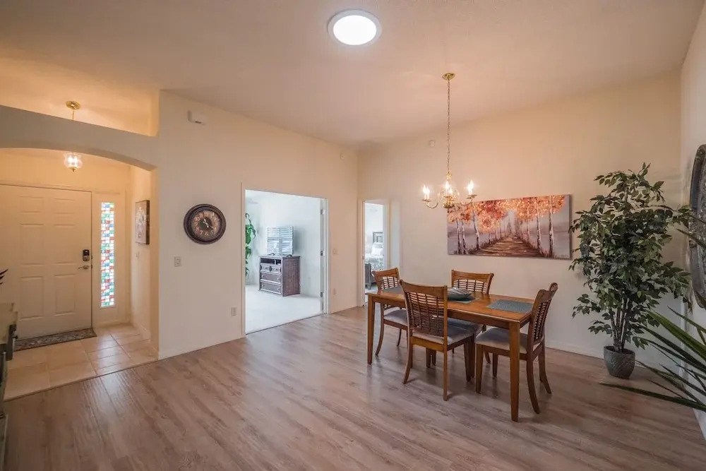 Limestone Avenue 1264 by White Pelican VR