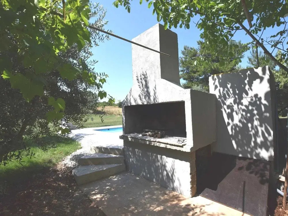 Modern Apartment in Banjole with Pool