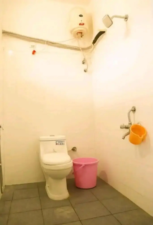 Iroomz Hotel Krishna Inn