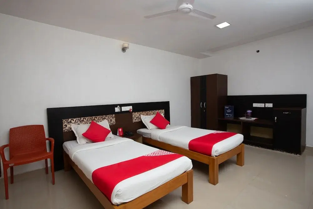 OYO 26947 The Lavish