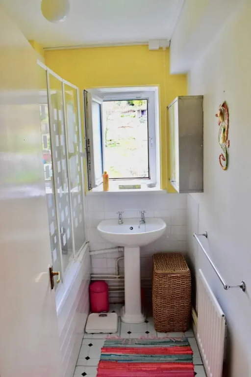 1 Bedroom Apartment With Balcony And Seaviews