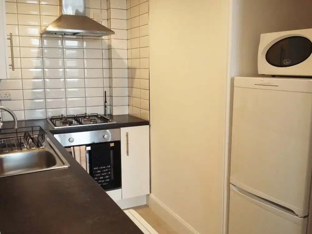2 Bedroom Character Apartment Finnieston