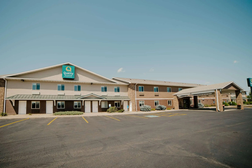 Quality Inn & Suites Watertown near Prairie Lakes Ice Arena
