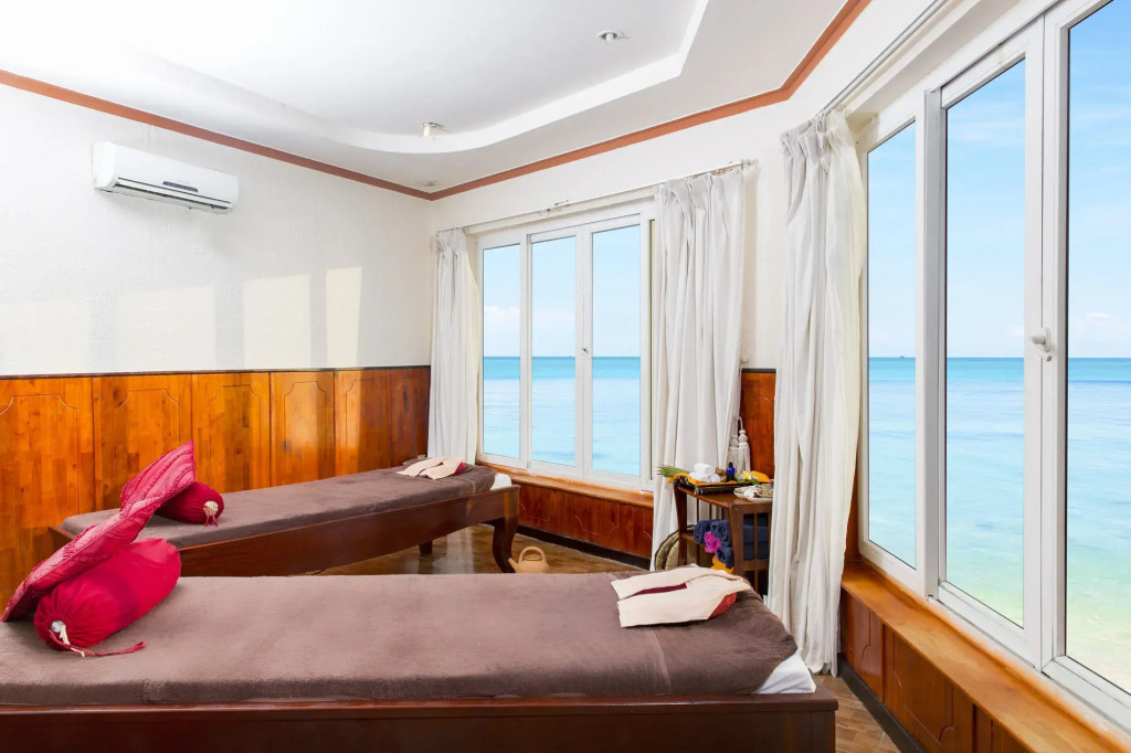 Rock Water Bay Beach Resort & Spa