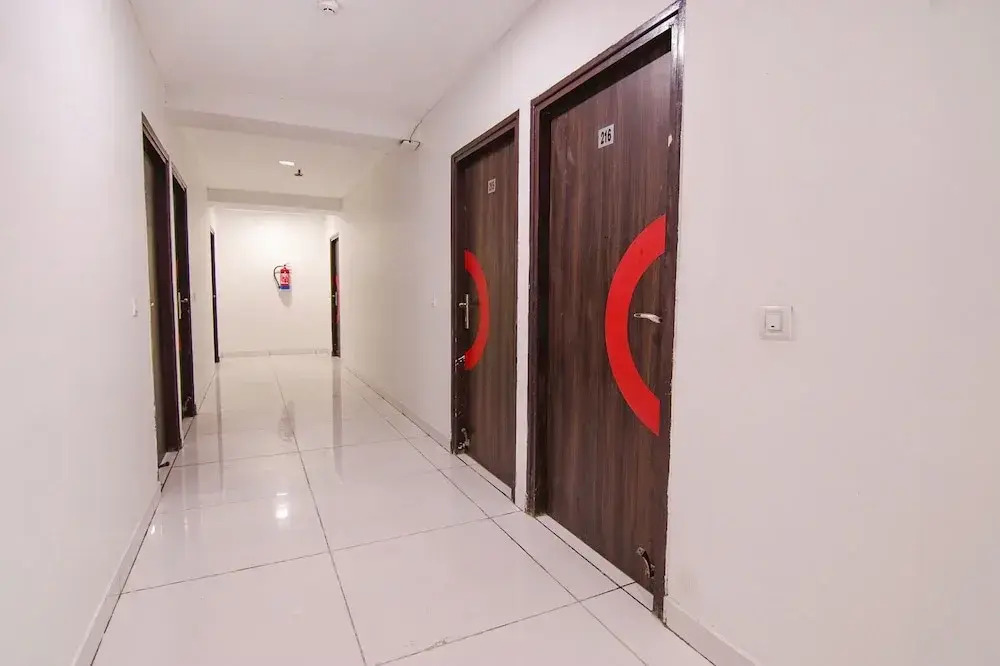 FabHotel Moro Rohini Sector 11