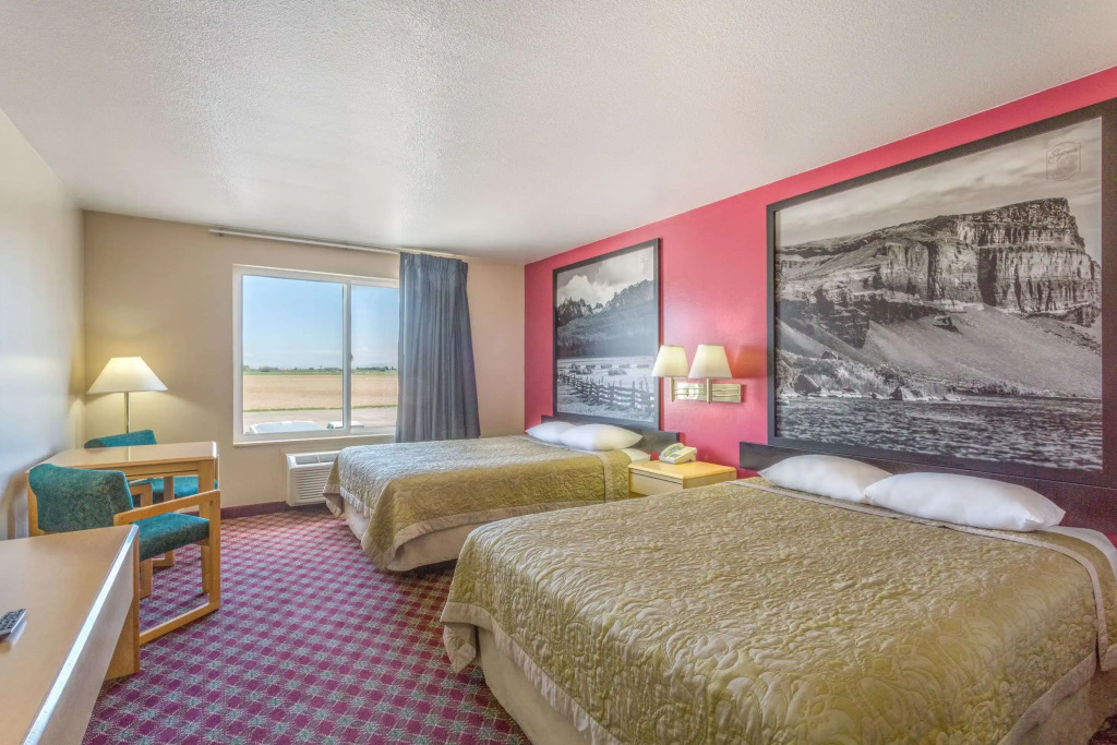 Super 8 by Wyndham Heyburn
