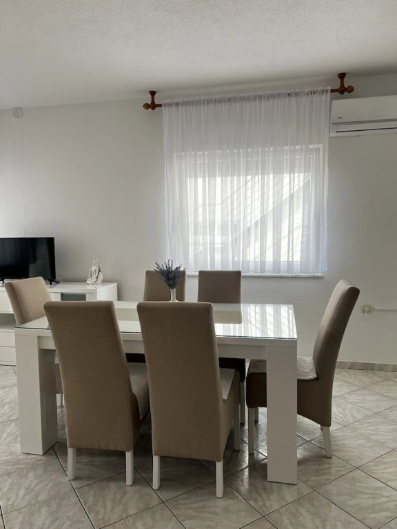 Apartment Lavaran 1 in Vir