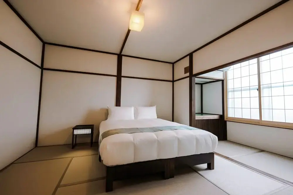 Sunshine Hakuba Ski-to-door by JAMSZ ROYALE