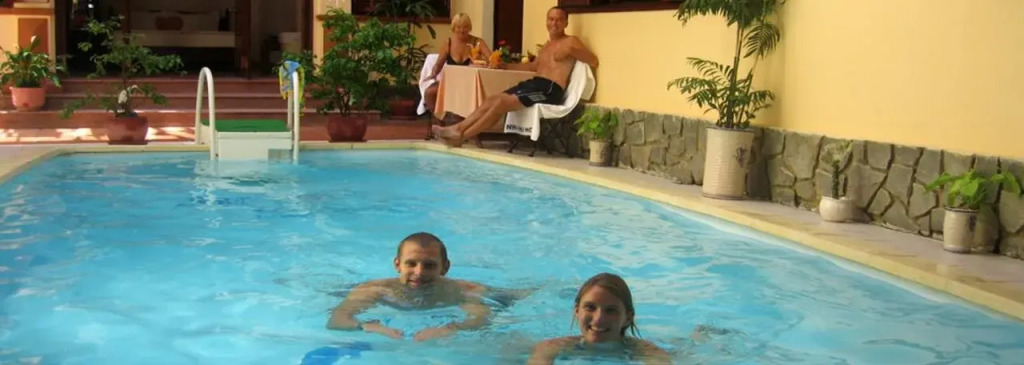 Nhi Nhi Hotel