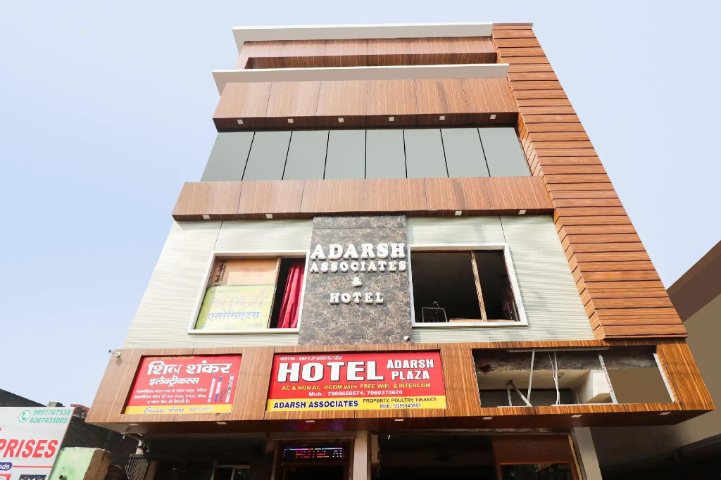 OYO 48489 Adarsh Plaza