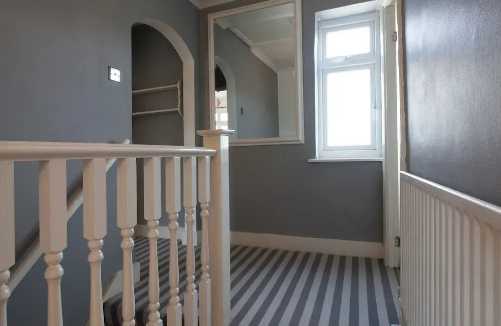 Spacious 3-br House W/conservatory in Greenwich