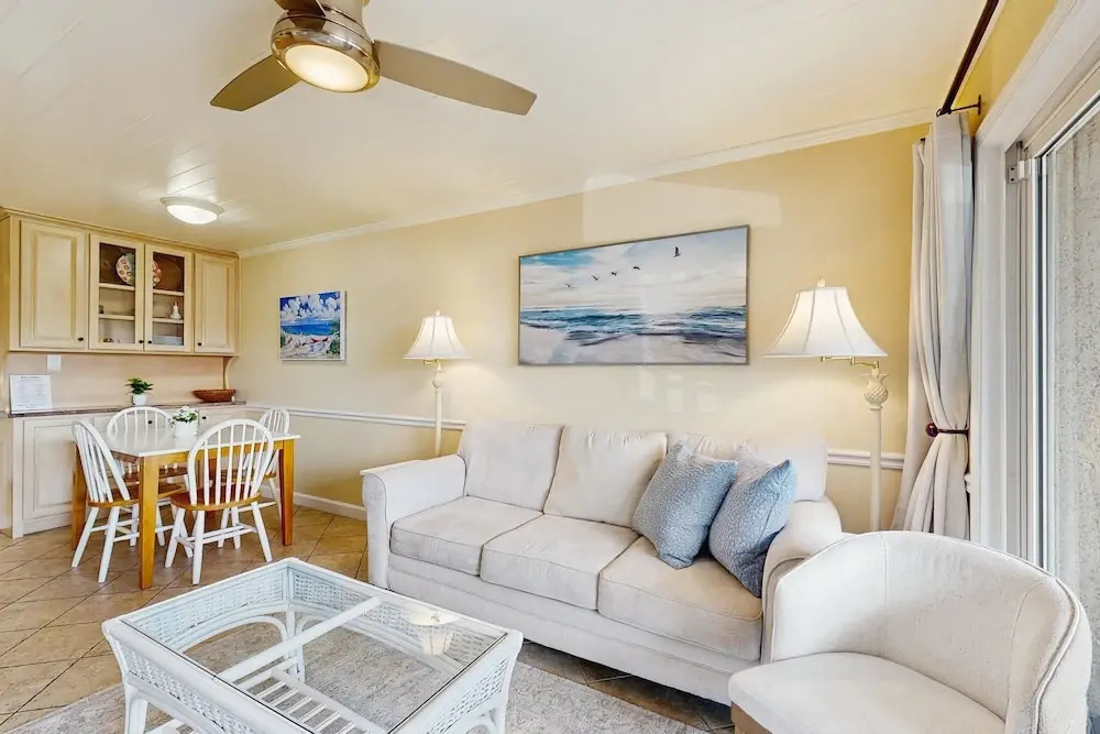 Ocean-view Condo With Pool, Balcony, AC & W/D - Walk to Beach & Near Downtown