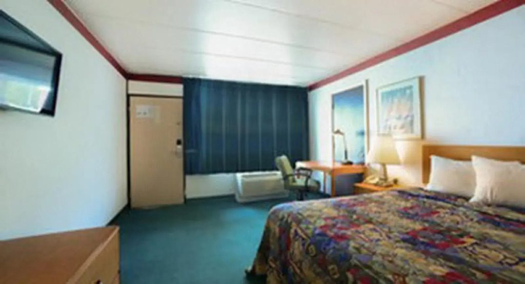 Loyalty Inn Maryville