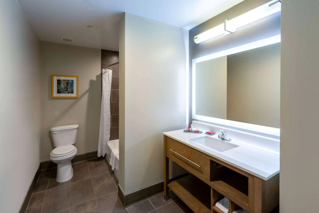 La Quinta Inn & Suites by Wyndham Tulsa Downtown - Route 66