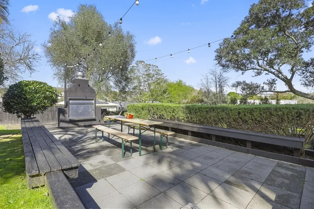 Grey Lynn - Grandeur - Cafe Lifestyle