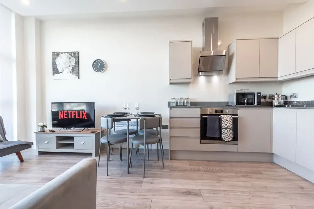 OnPoint -SUPER 1 Bedroom Apt Slough