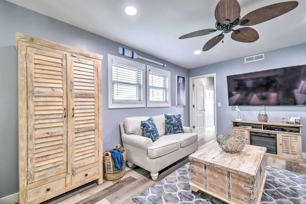 Walk to Beaches: North Myrtle Beach Condo!