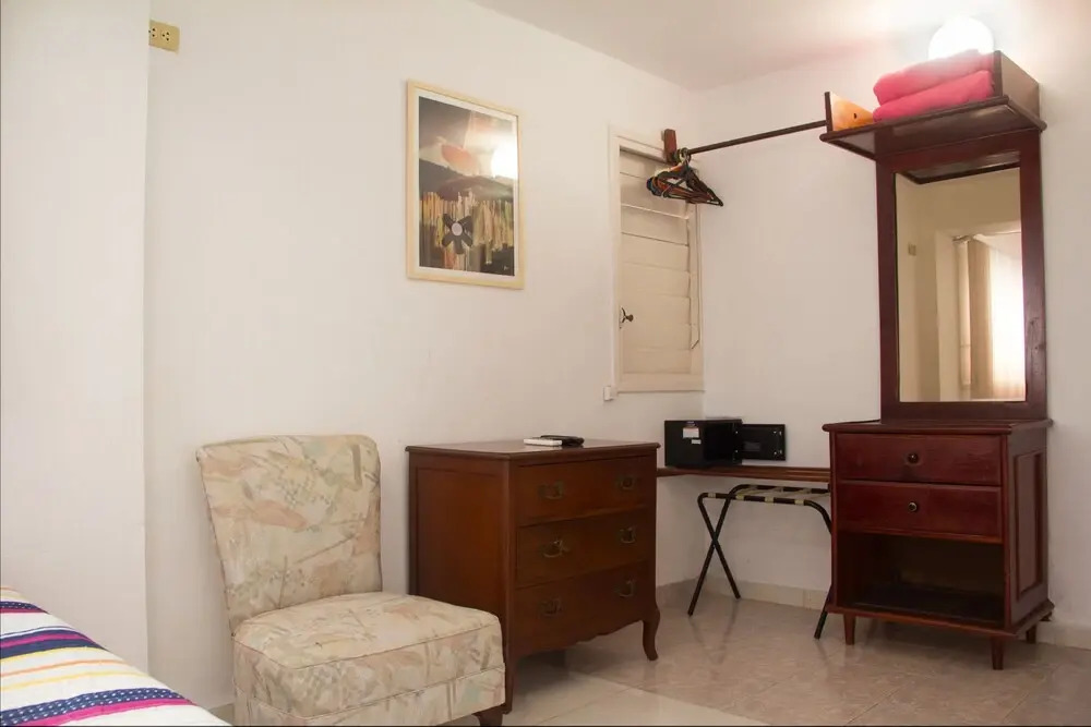 6 Bedrooms Pool Villa