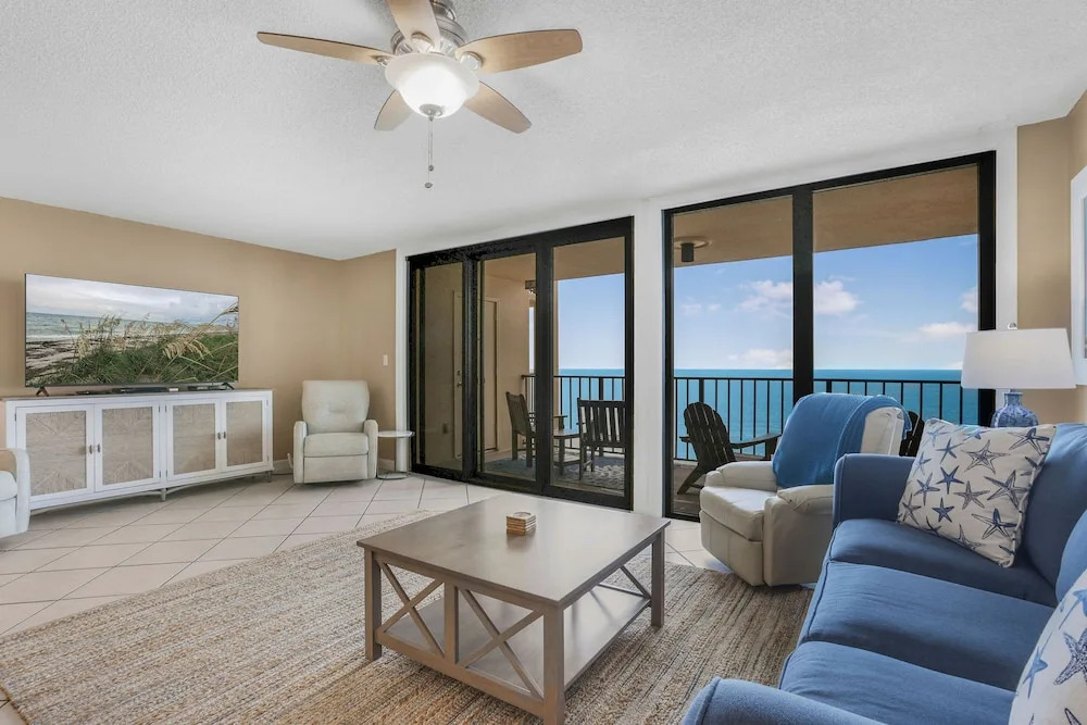 Phoenix II 2101 3 Bedrooms Amenities Galore Beachfront