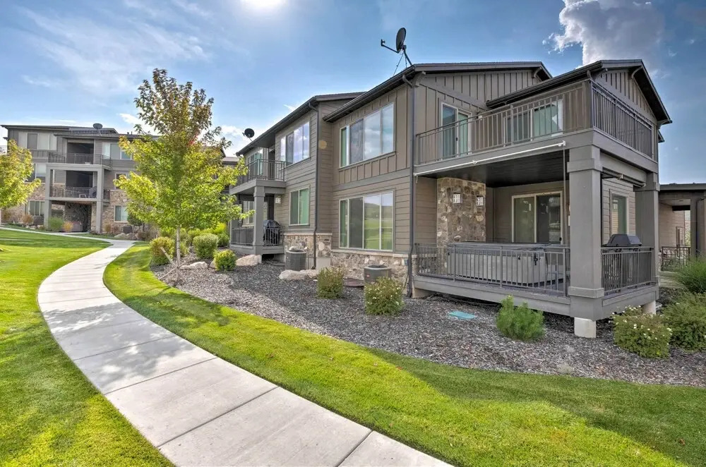 Modern Huntsville Resort Retreat w/ Deck & Hot Tub