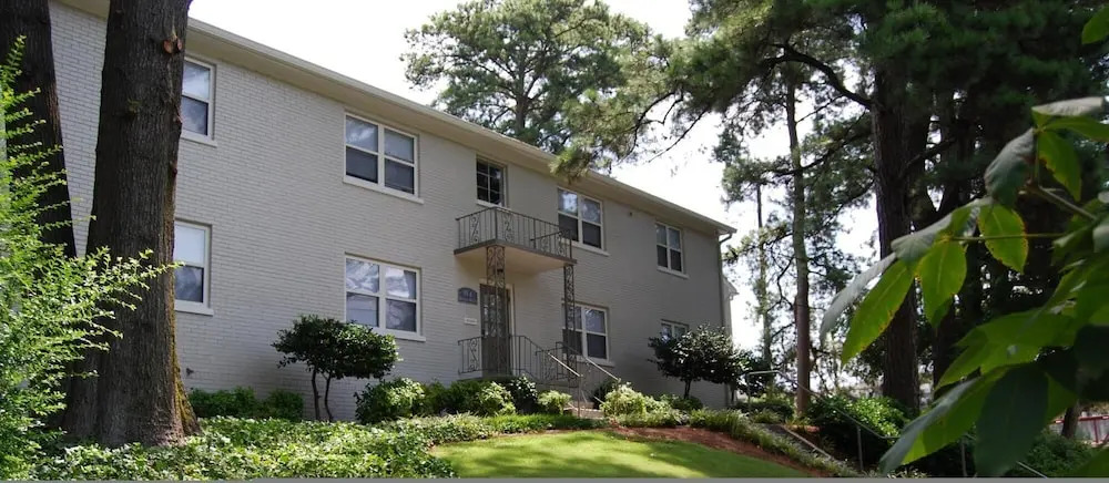 B2be Enjoy a Pet-friendly and Clean Condo Near the Beltline