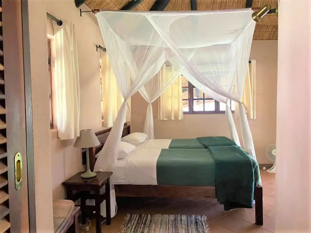 Family Lodge in Natural African Bush - 2113