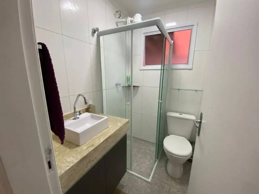 Casa em Bertioga condomínio 250 metros da praia
