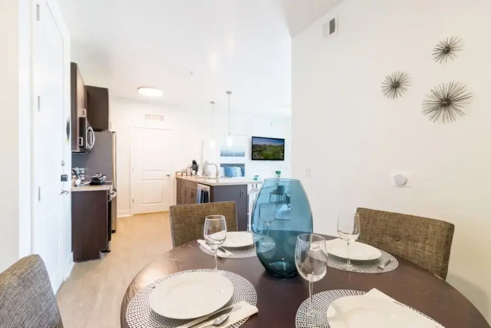 5 Mi to DT-Close to Shops-Dinin&Parking 3012
