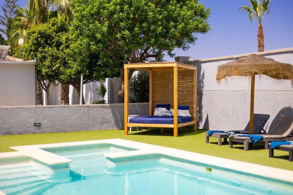 WaterWheel Villa by Fidalsa