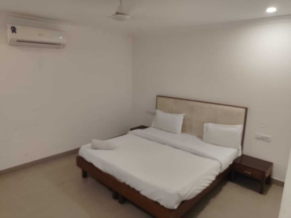 Hotel Atlantiis Suites by Signature Stays