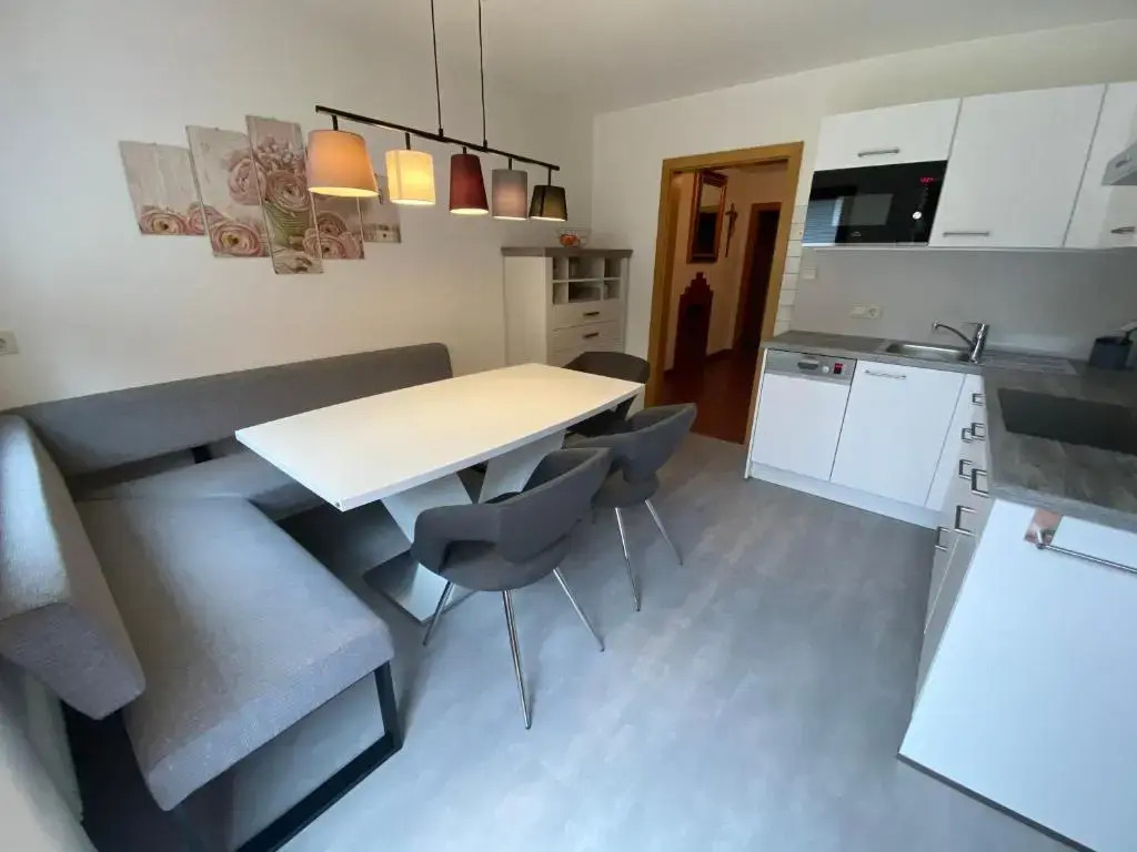 Apartments Oberhollenzer