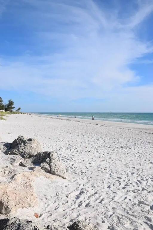 Runaway Bay 270 - 1357301