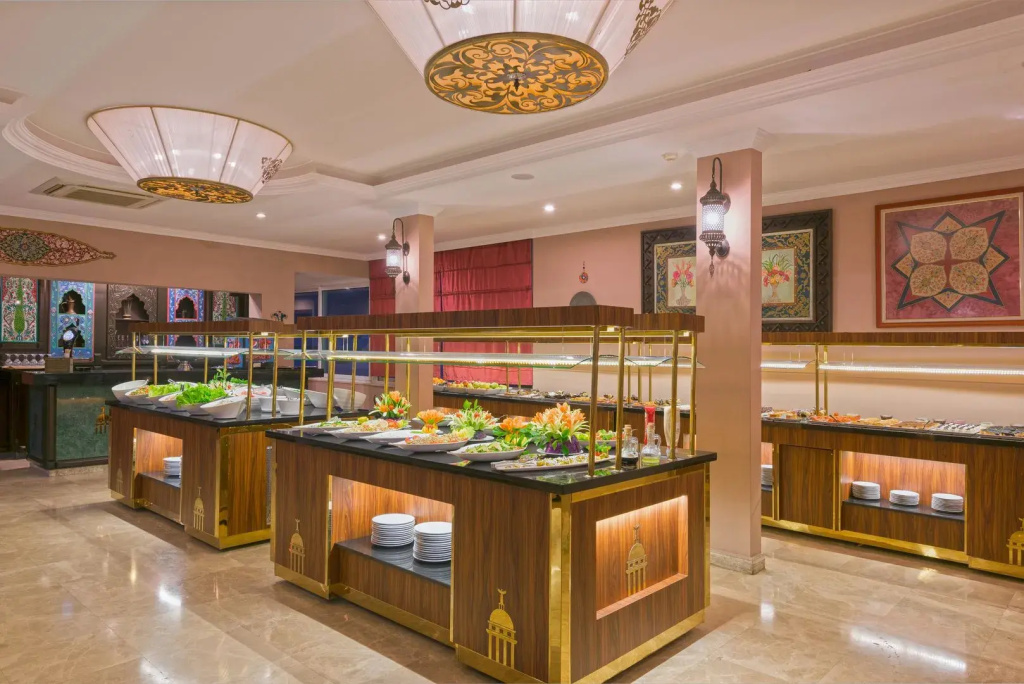 Antique Roman Palace Museum Hotel