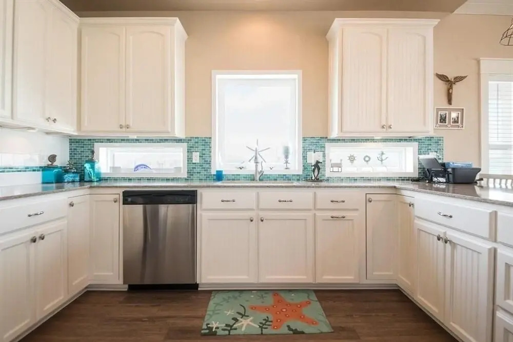 Bienvenu To The Beach 3 Bedroom Home by RedAwning