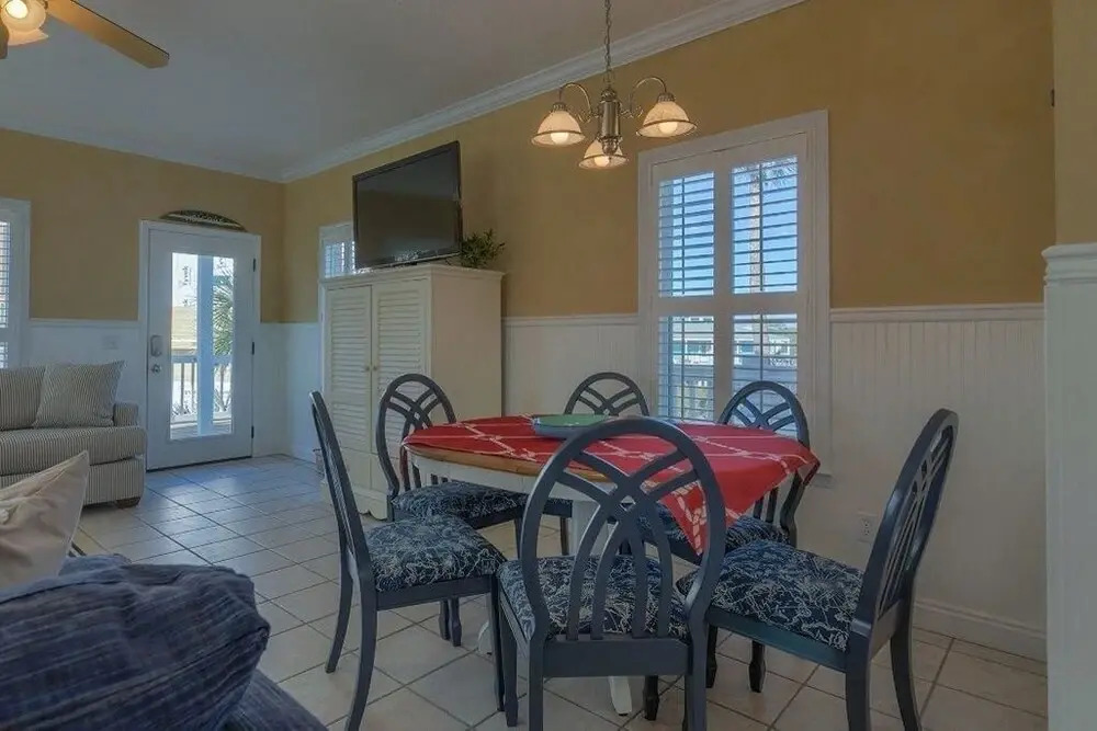 Above and Beyond Apartment 4 Bedroom