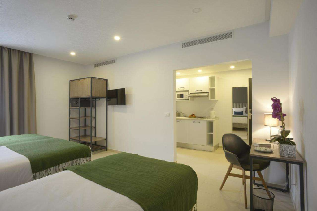 MAIA HOTEL SUITES